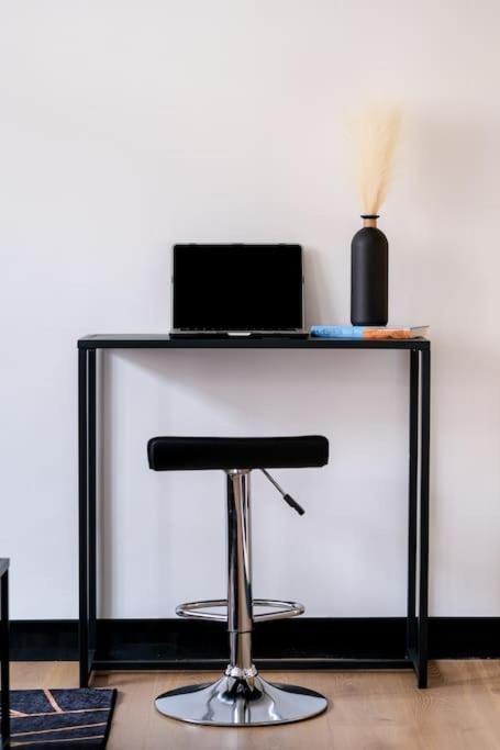 Le Black & White - 10 Min Orly, 3 Min Gare Juvisy Apartment Athis Mons Bagian luar foto