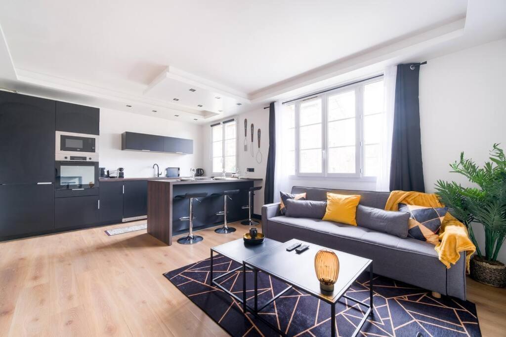Le Black & White - 10 Min Orly, 3 Min Gare Juvisy Apartment Athis Mons Bagian luar foto